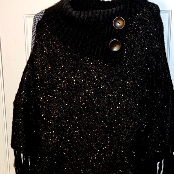 Beautiful black w/ gold sequins shawl. Perfect paired with leggings & jeans!NWOT - Picture 1 of 7
